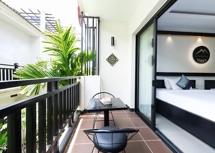 Peak Elite Boutique Hotel
